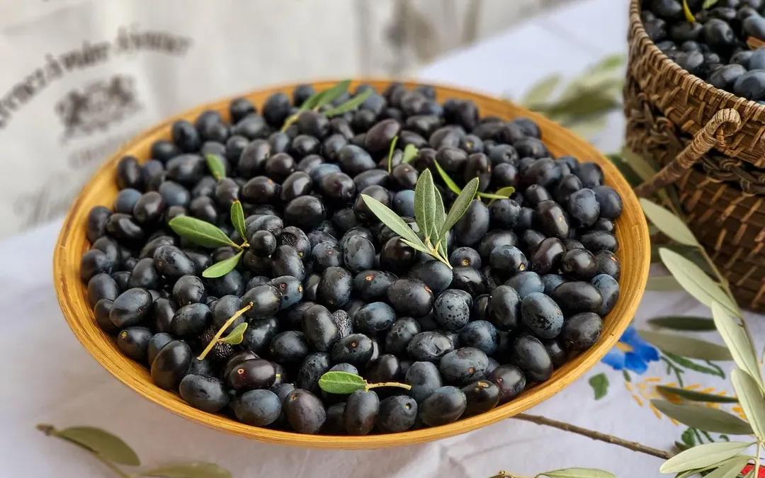 MARIA KELLY: Eating From Our Local Food System, Allowing Food To Connect Us, And Creating Space For Service