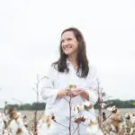 ANNA BRAKEFIELD: Being Raised On A Farm, The Wisdom Of Growing “Small”, And Differentiating Yourself In The Bedding & Bath Industry
